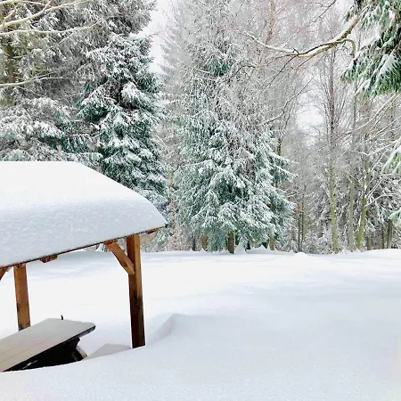 אכסניה Pine Hlevci